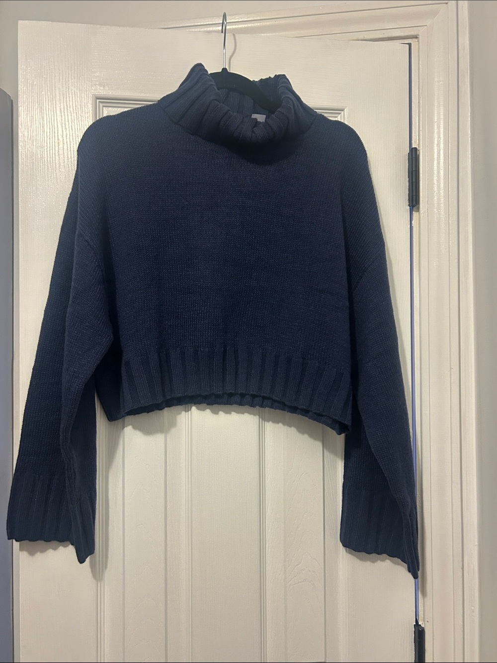3/$25 H&M Cropped turtleneck Sweater